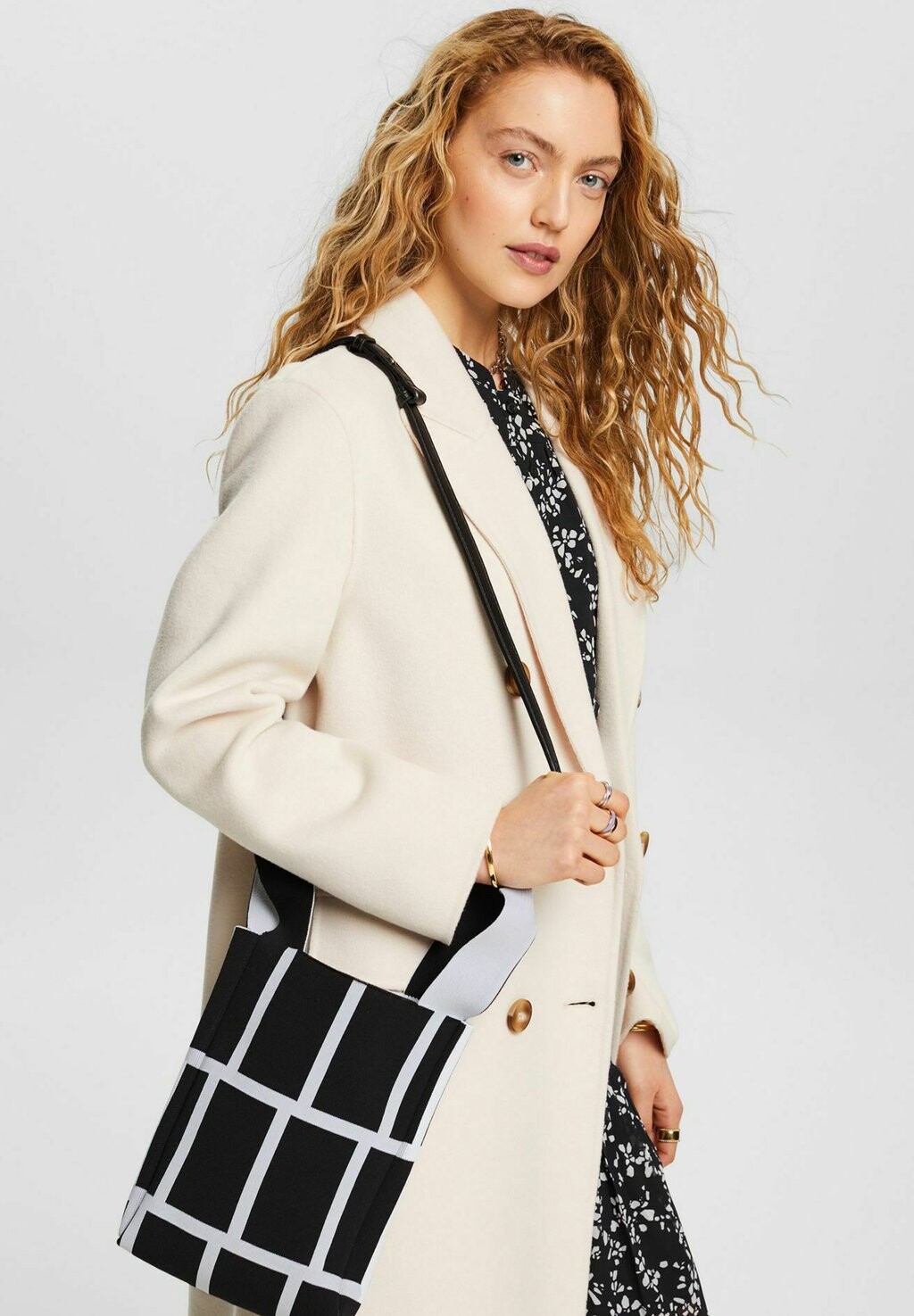 

Сумка через плечо Esprit, цвет black