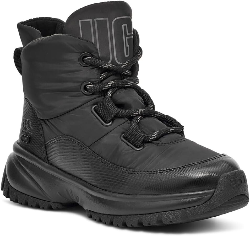 

Зимние ботинки Yose Puffer Lace UGG, черный