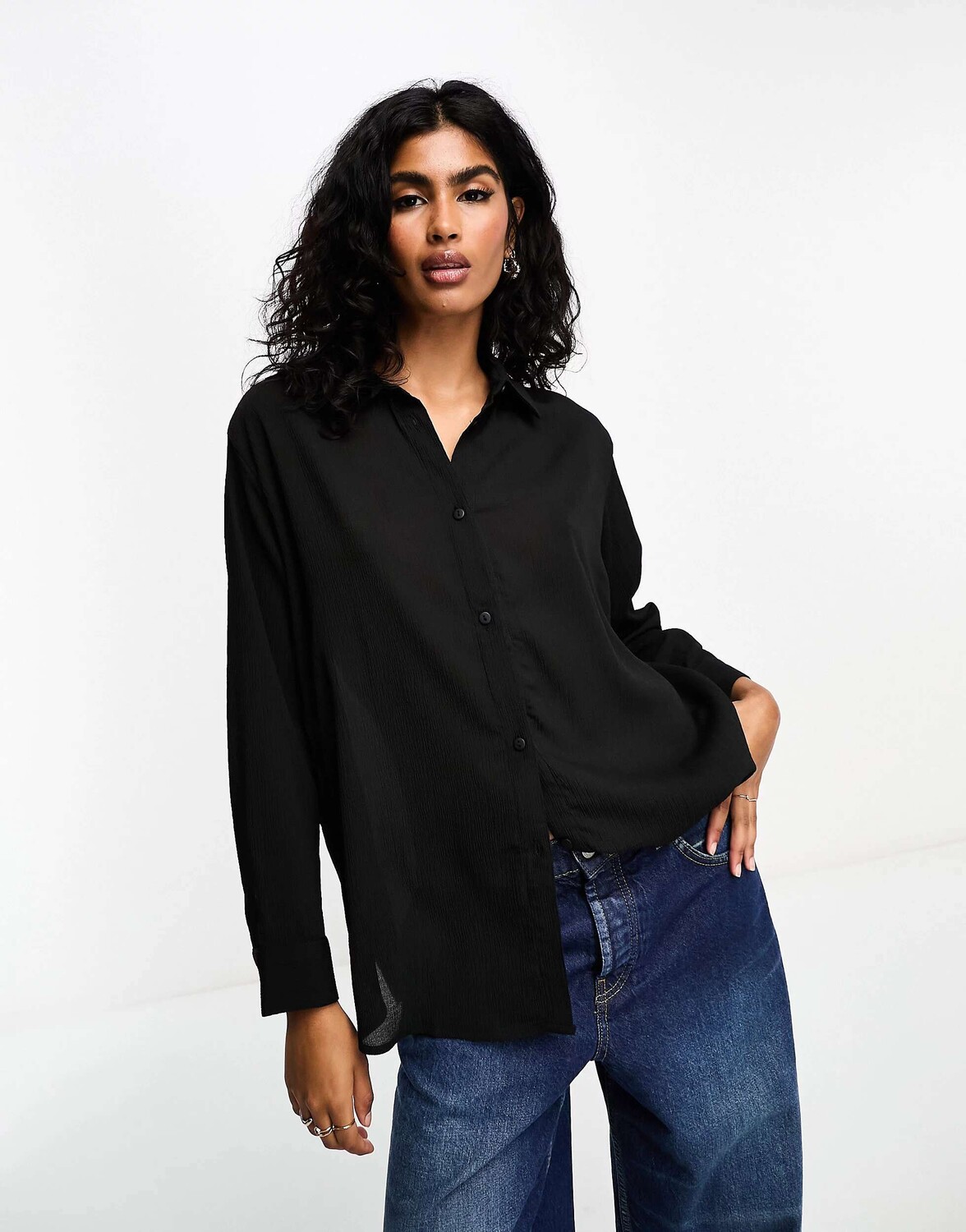 

Черная рубашка оверсайз из хлопка Bershka