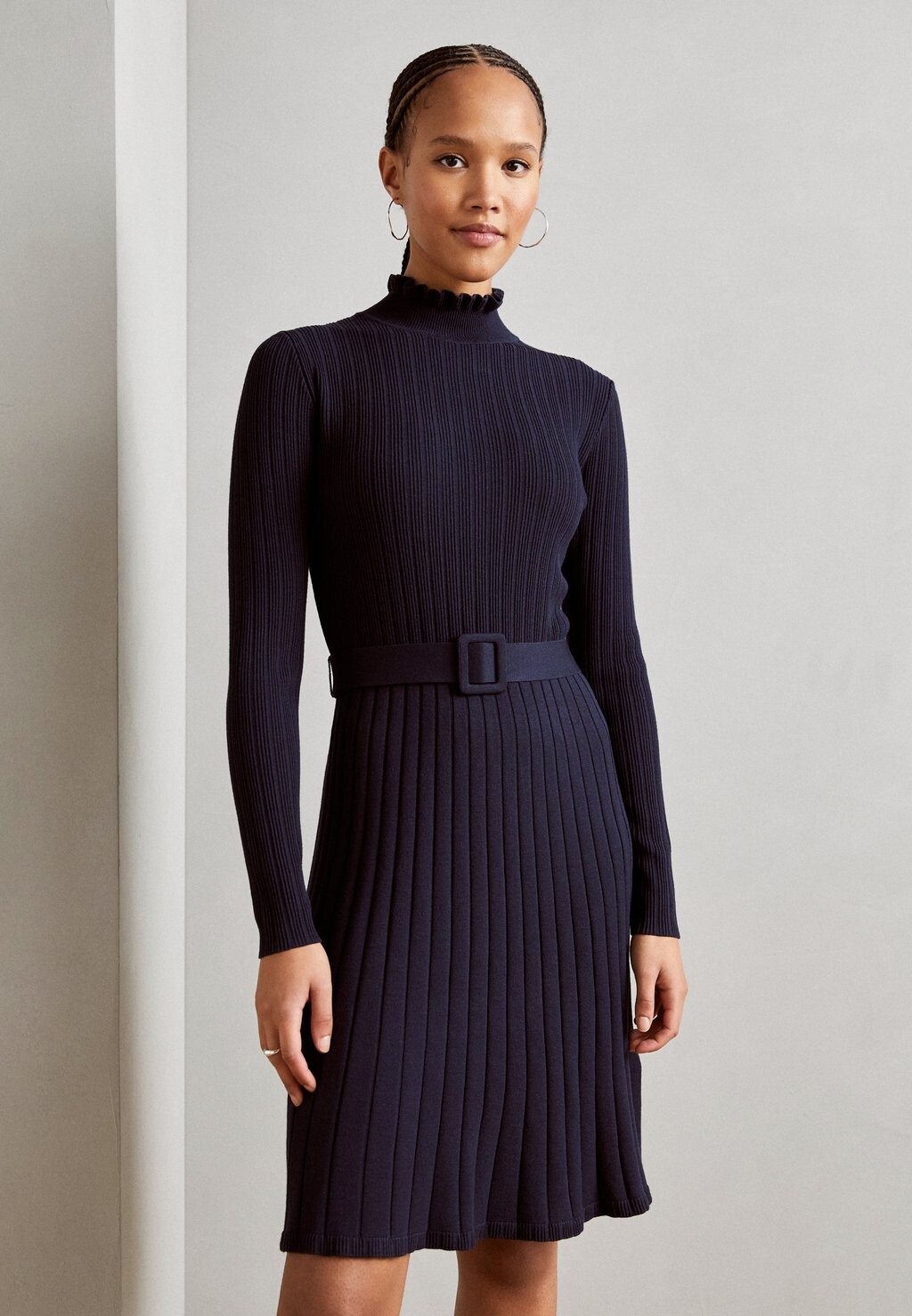 

Трикотажное платье Dress Flare Esprit, цвет navy