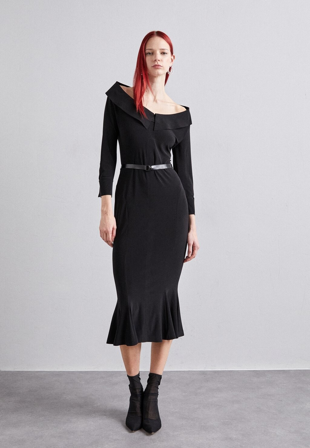 

Платье из джерси Off Shoulder Fishtail Dress Norma Kamali, черный