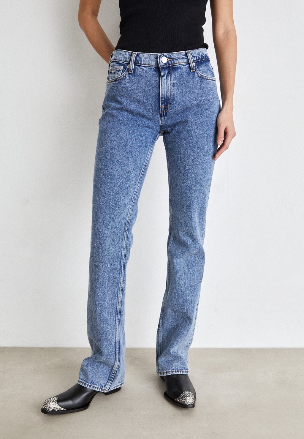 

Джинсы Bootcut MADDIE Tommy Jeans, цвет denim medium