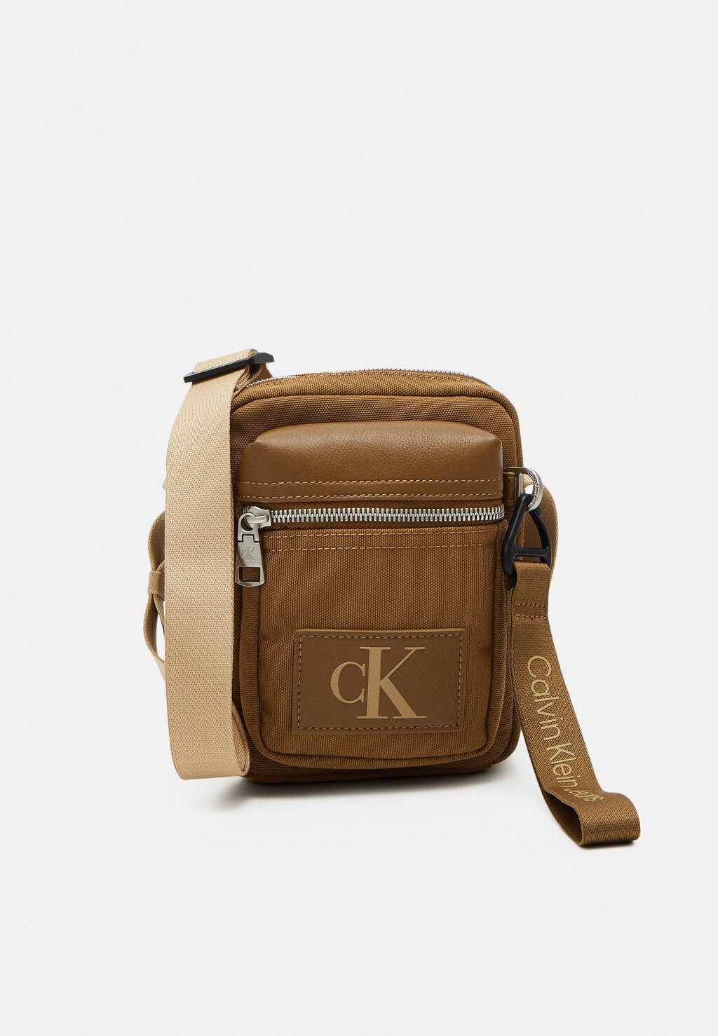 

Сумка через плечо Calvin Klein Jeans
