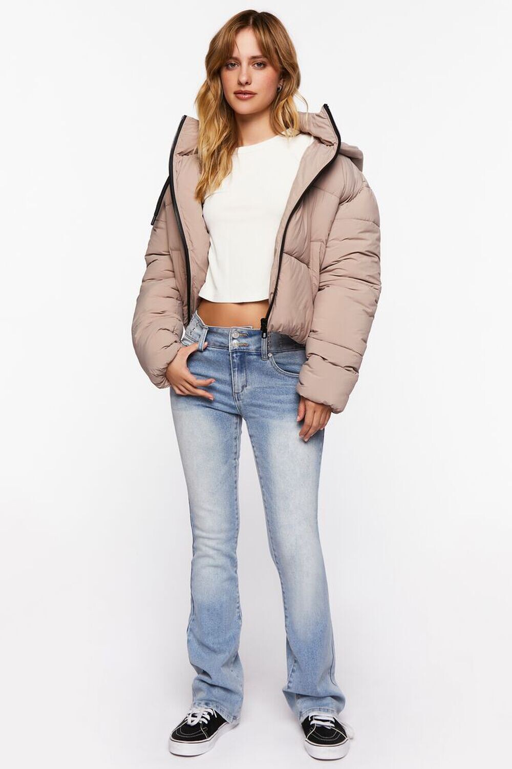 

Джинсы Bootcut со средней посадкой и заклепками Forever 21, деним
