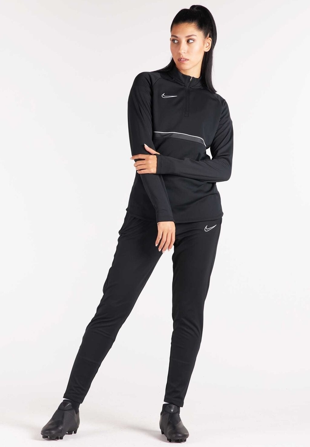 

Спортивная куртка Nike, черный