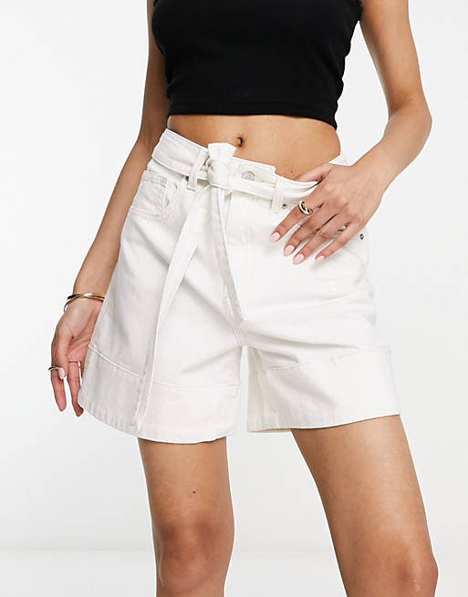 Белые джинсовые шорты с завязкой на талии Vero Moda белые джинсовые шорты с завязкой на талии vero moda