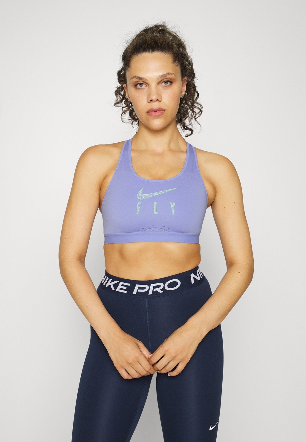 

Спортивный бюстгальтер с высокой поддержкой Nike
