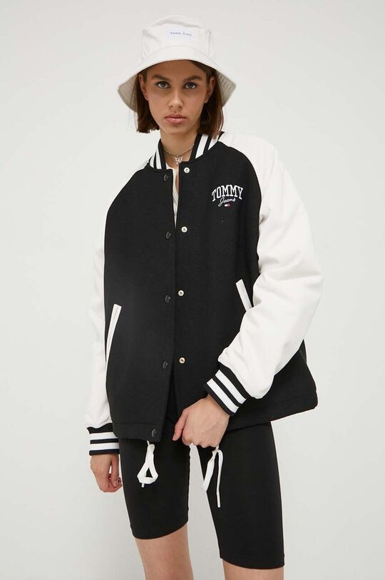 

Куртка Tommy Jeans, черный