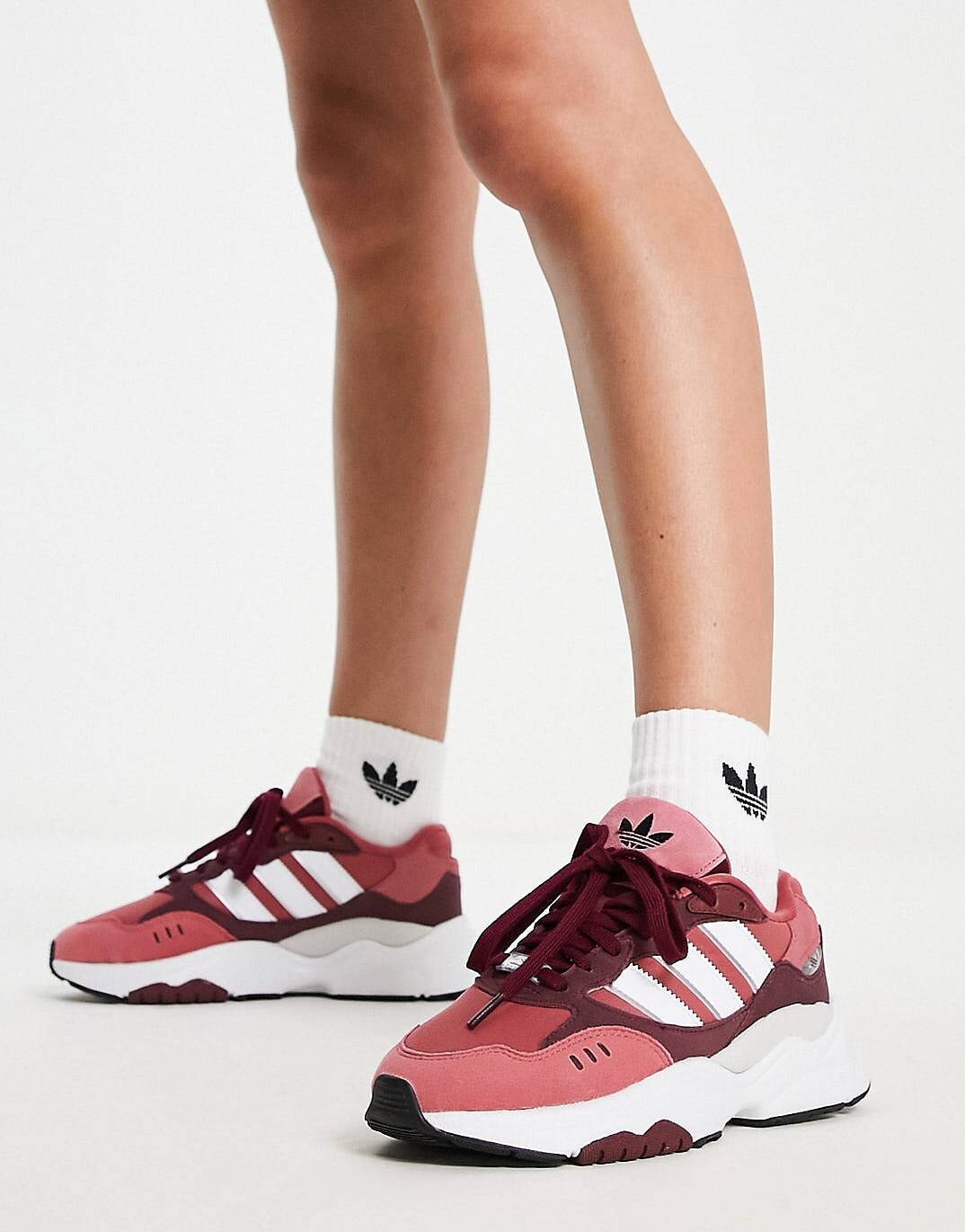 

Красные кроссовки adidas Originals Retropy F90