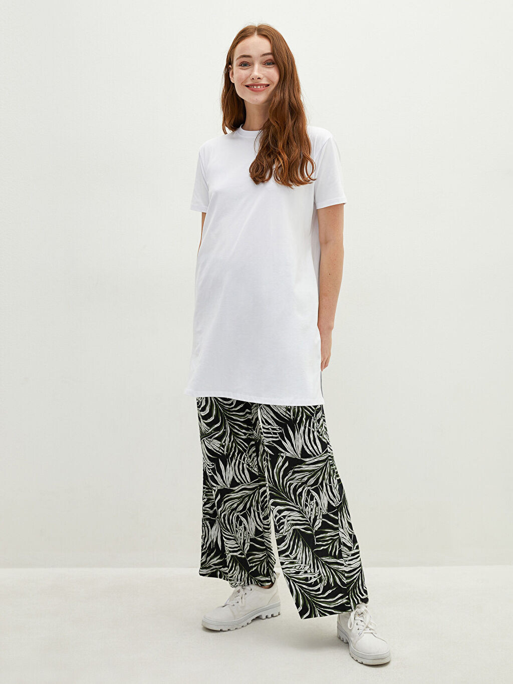 

Широкие женские брюки из вискозы с эластичным поясом и узором LCW Modest