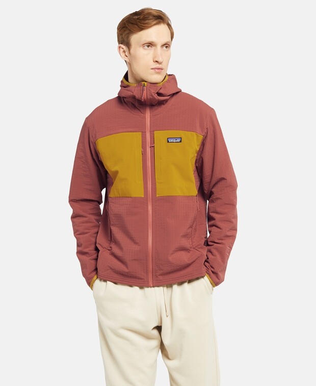 

Функциональная куртка Patagonia, коньяк