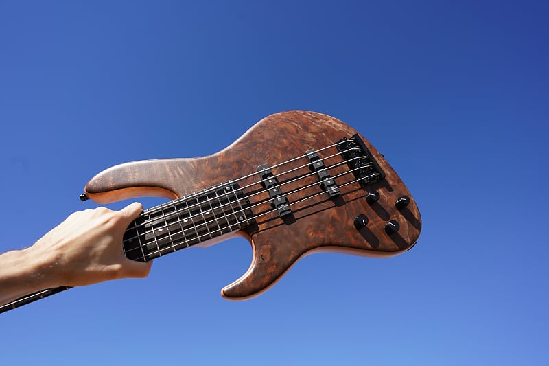 Басс гитара Sadowsky MetroLine Special Edition Modern 24 Walnut Top Left Handed 5-String Bass w/ Gig Bag