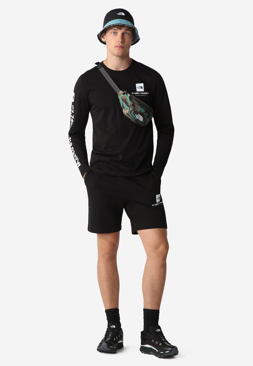 

Шорты The North Face, черный