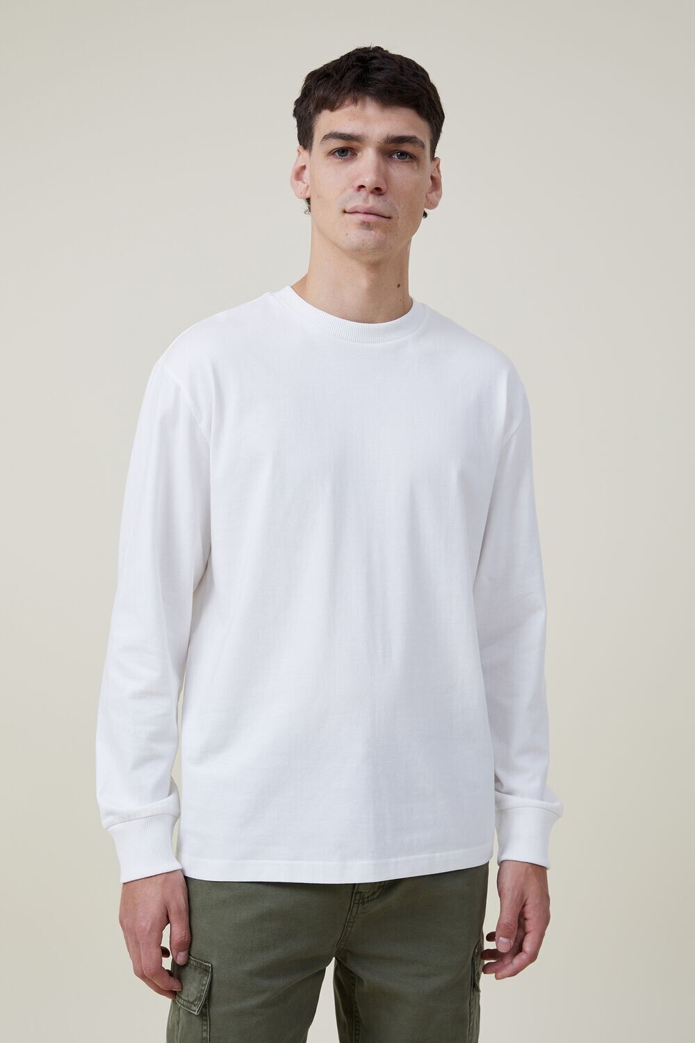 

Свободная футболка с длинным рукавом Cotton On