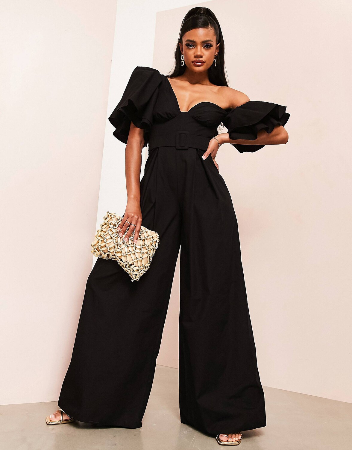 

Черный поплиновый комбинезон с поясом на одно плечо ASOS LUXE