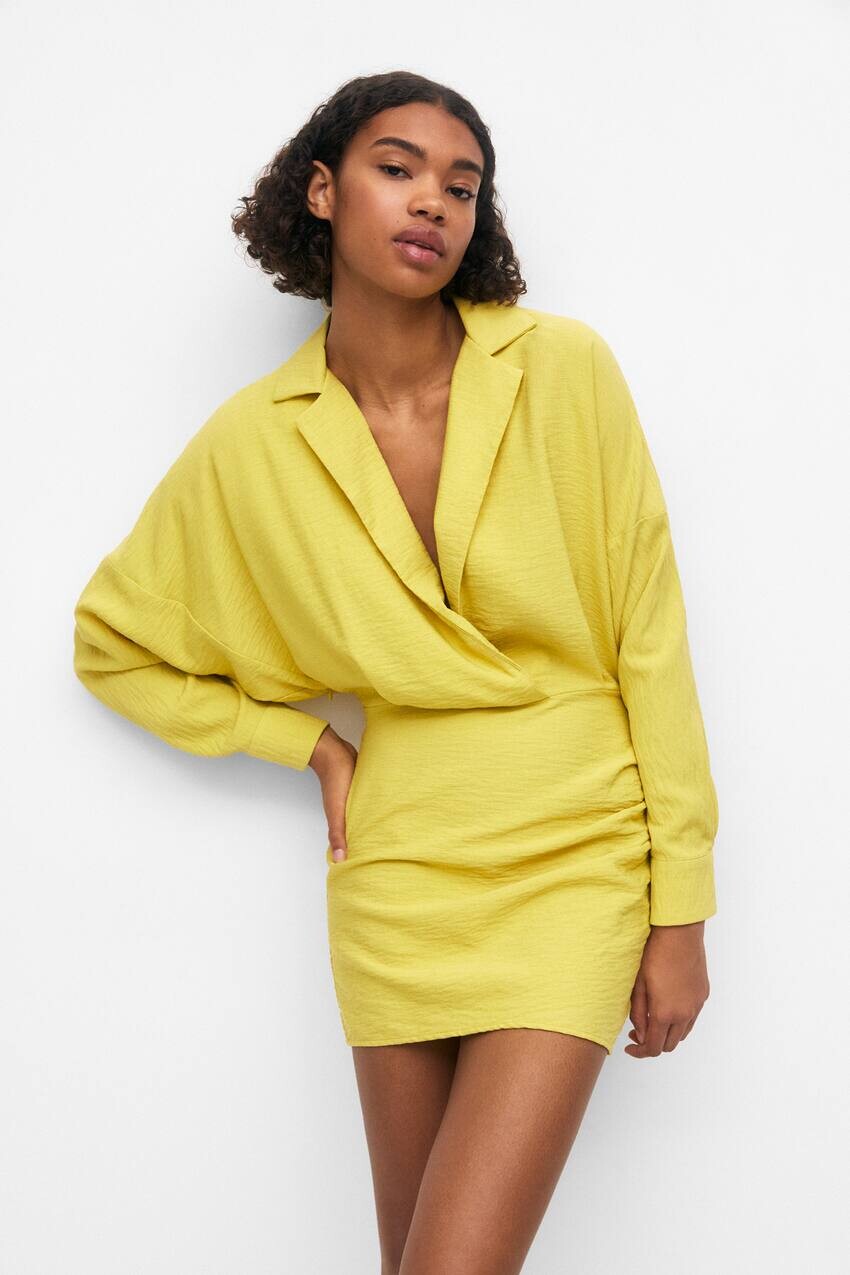 

Короткое платье-рубашка Pull&Bear, лайм