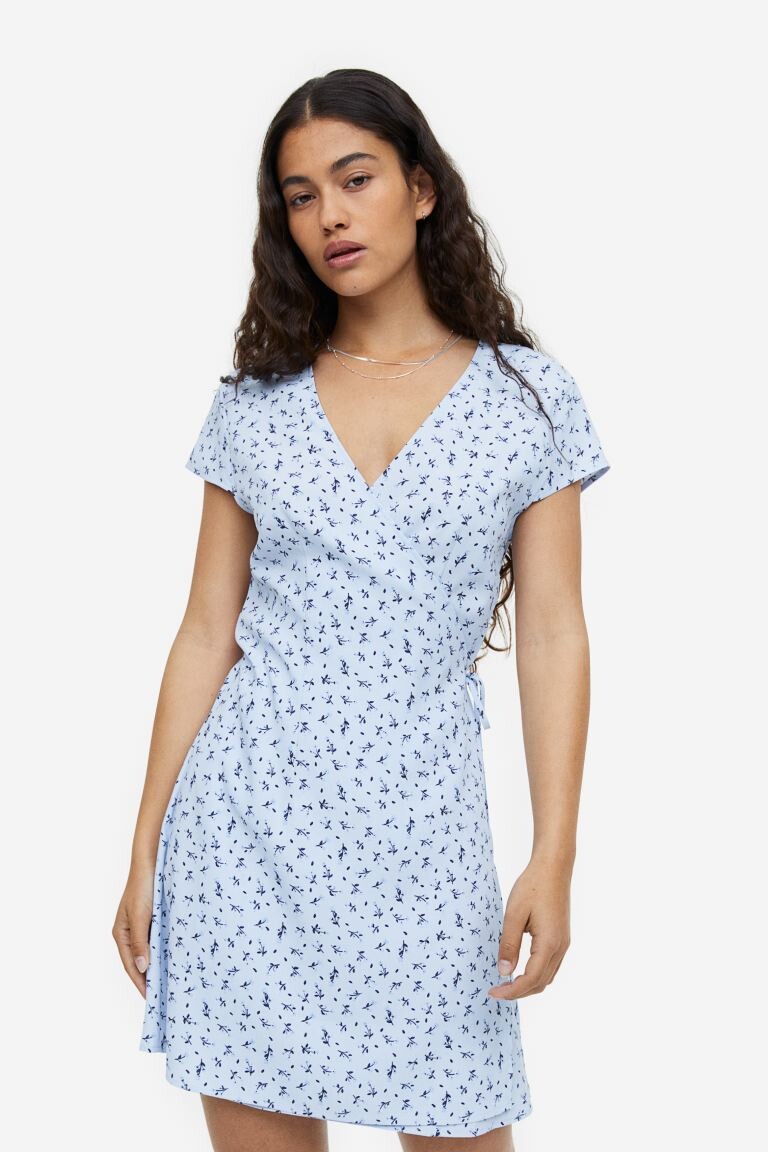 

Креповое платье с запахом спереди H&M, голубой/цветочный, Синий