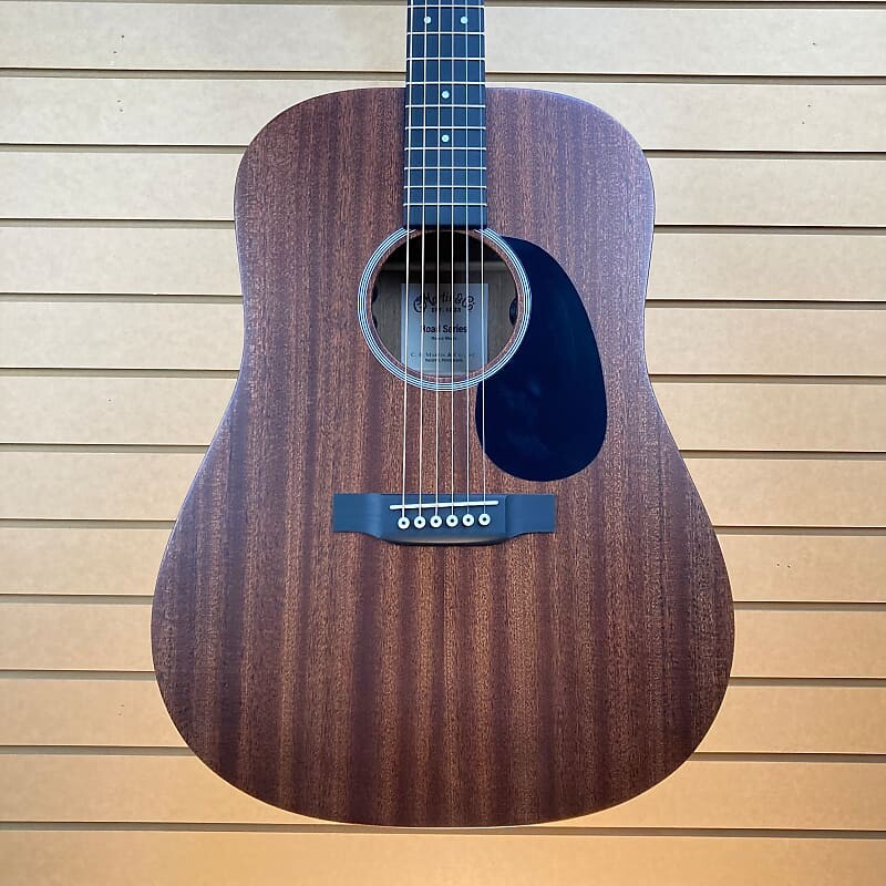 

Гитара с сумкой Martin D-10E Road Series, натуральный коричневый