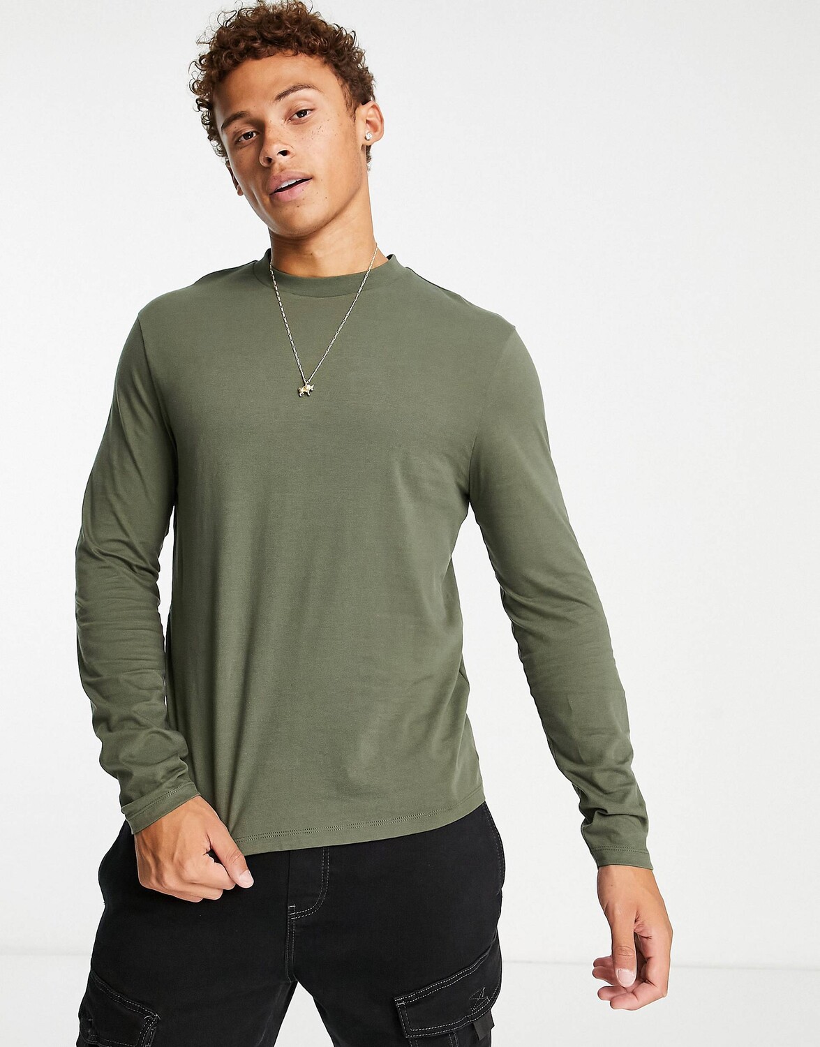 

Футболка цвета хаки с длинными рукавами и круглым вырезом ASOS DESIGN