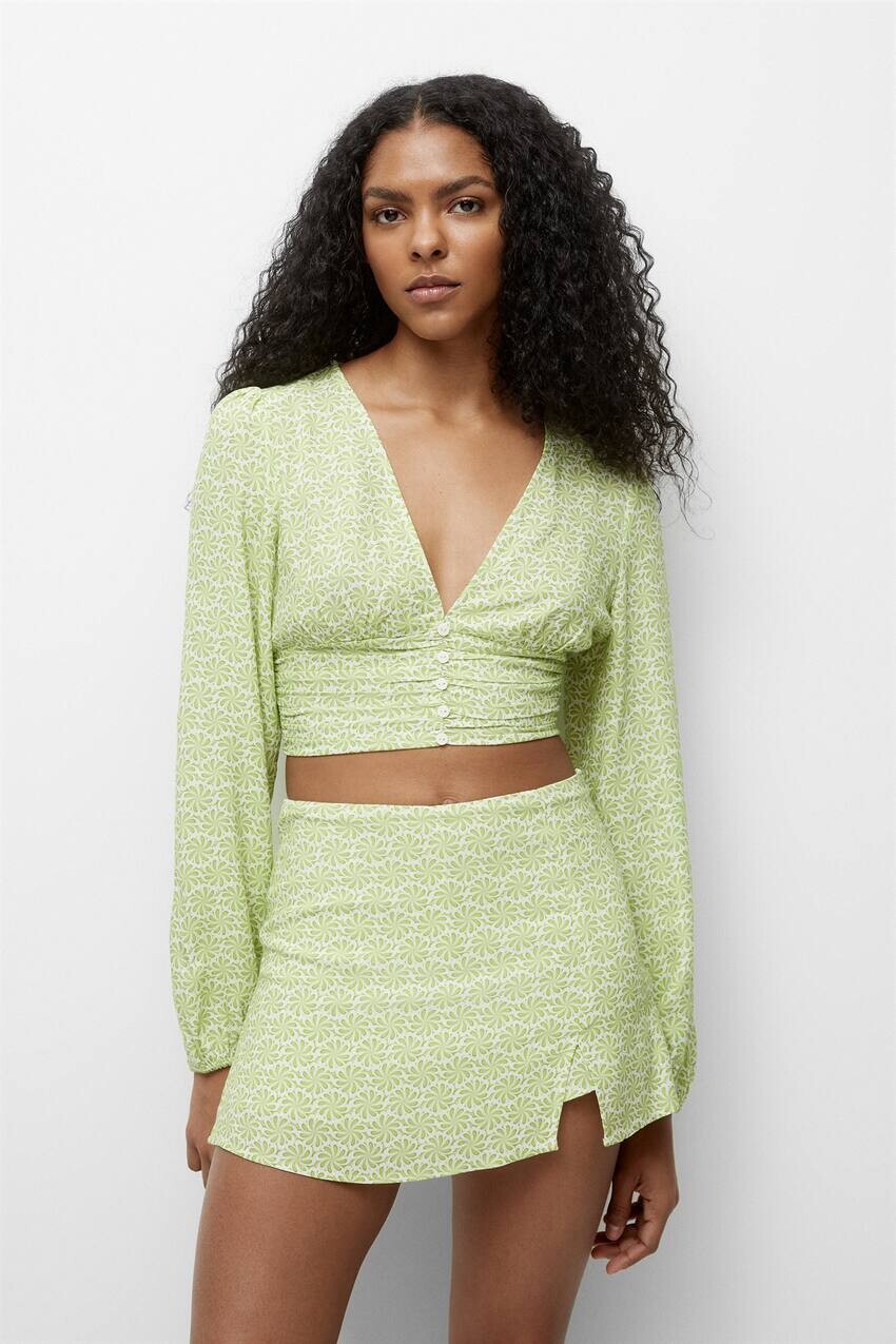 

Шорты с цветочным принтом Pull&Bear, бледно-зеленый