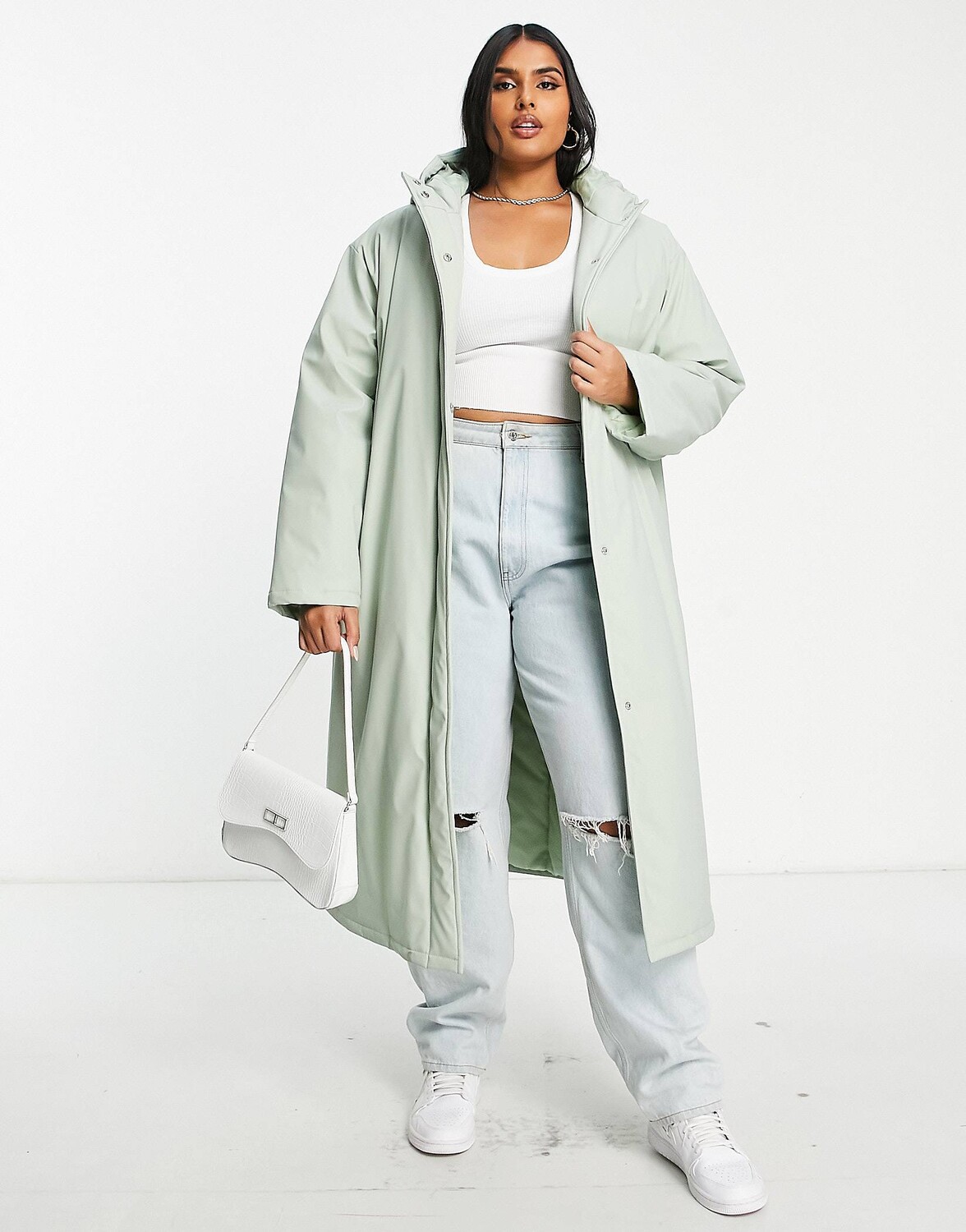 

Прорезиненный пуховик серого цвета ASOS DESIGN Curve
