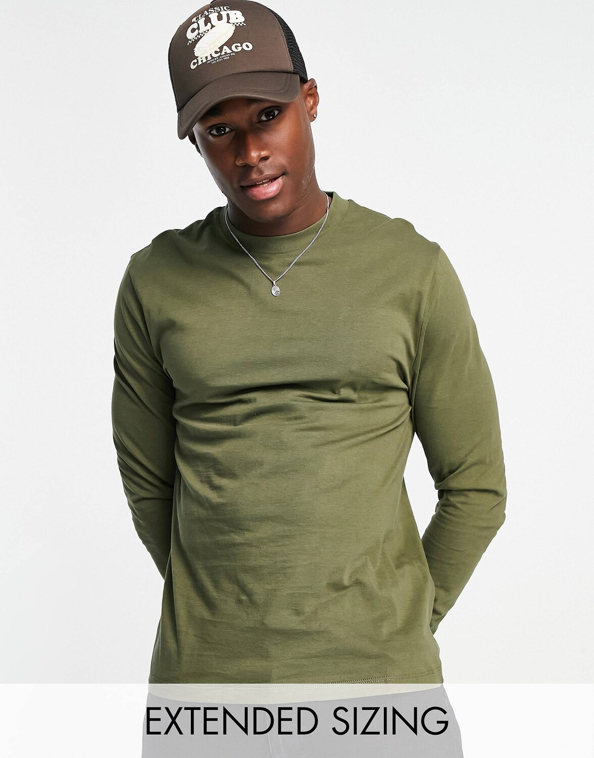 

Футболка цвета хаки с длинными рукавами и круглым вырезом ASOS DESIGN