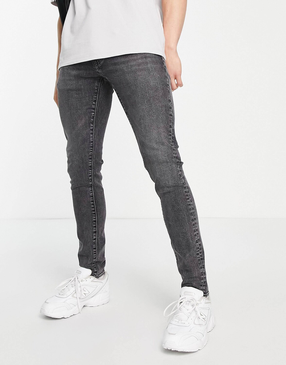 

Джинсы скинни зауженного кроя серого цвета Levi's