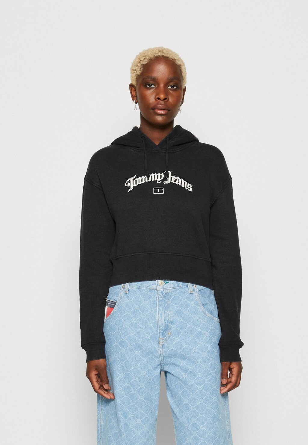 

Толстовка Tommy Jeans, черный