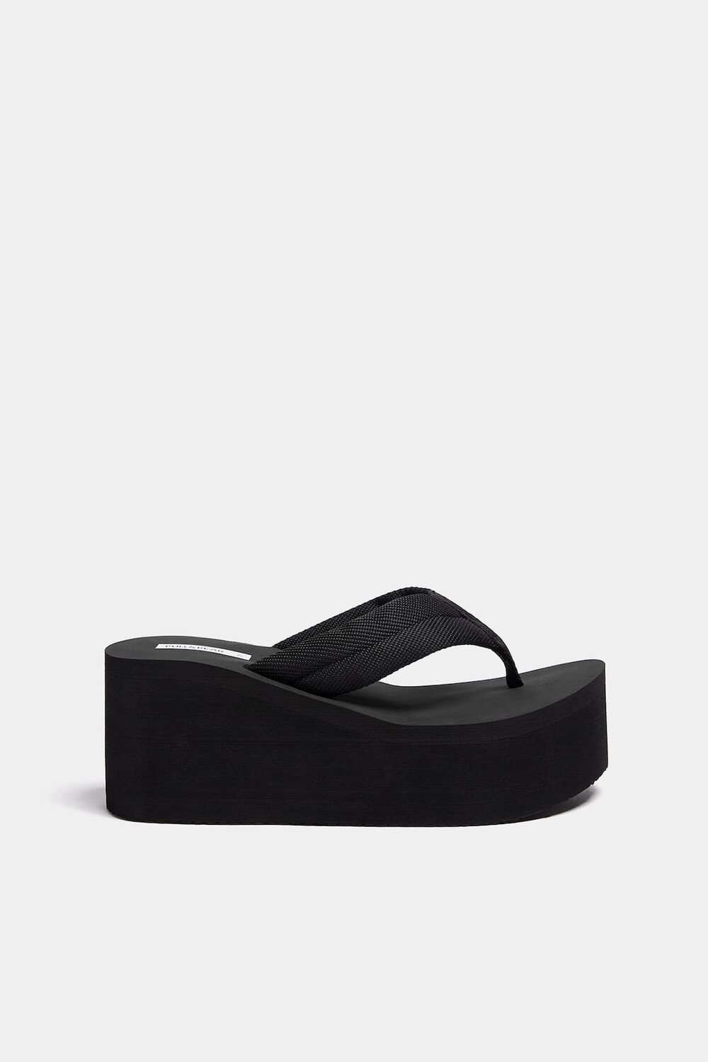 

Сандалии на платформе Pull&Bear, черный