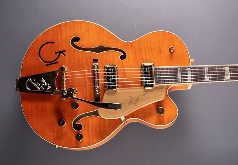 

G6120T-55 Vintage Select Edition '55 Chet Atkins Hollow Body с Bigsby Gretsch G6120T-55 Select Edition '55 Hollow Body w/Bigsby