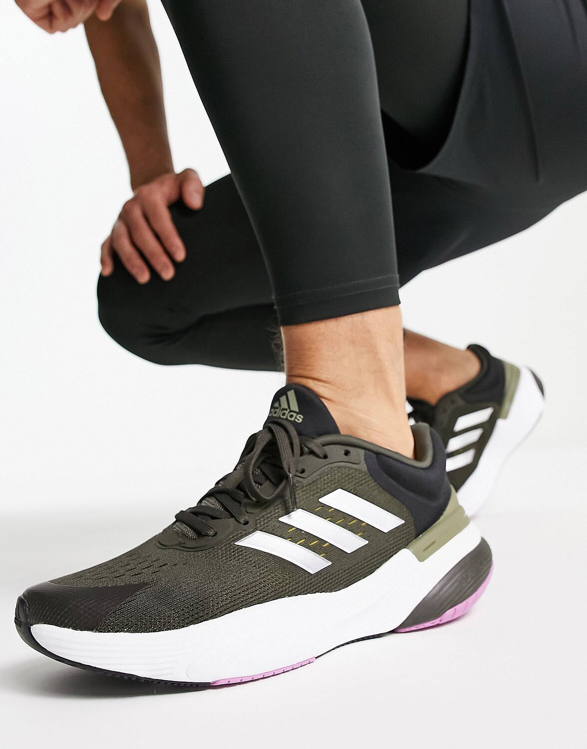 

Черные кроссовки adidas Running Response Super 3.0