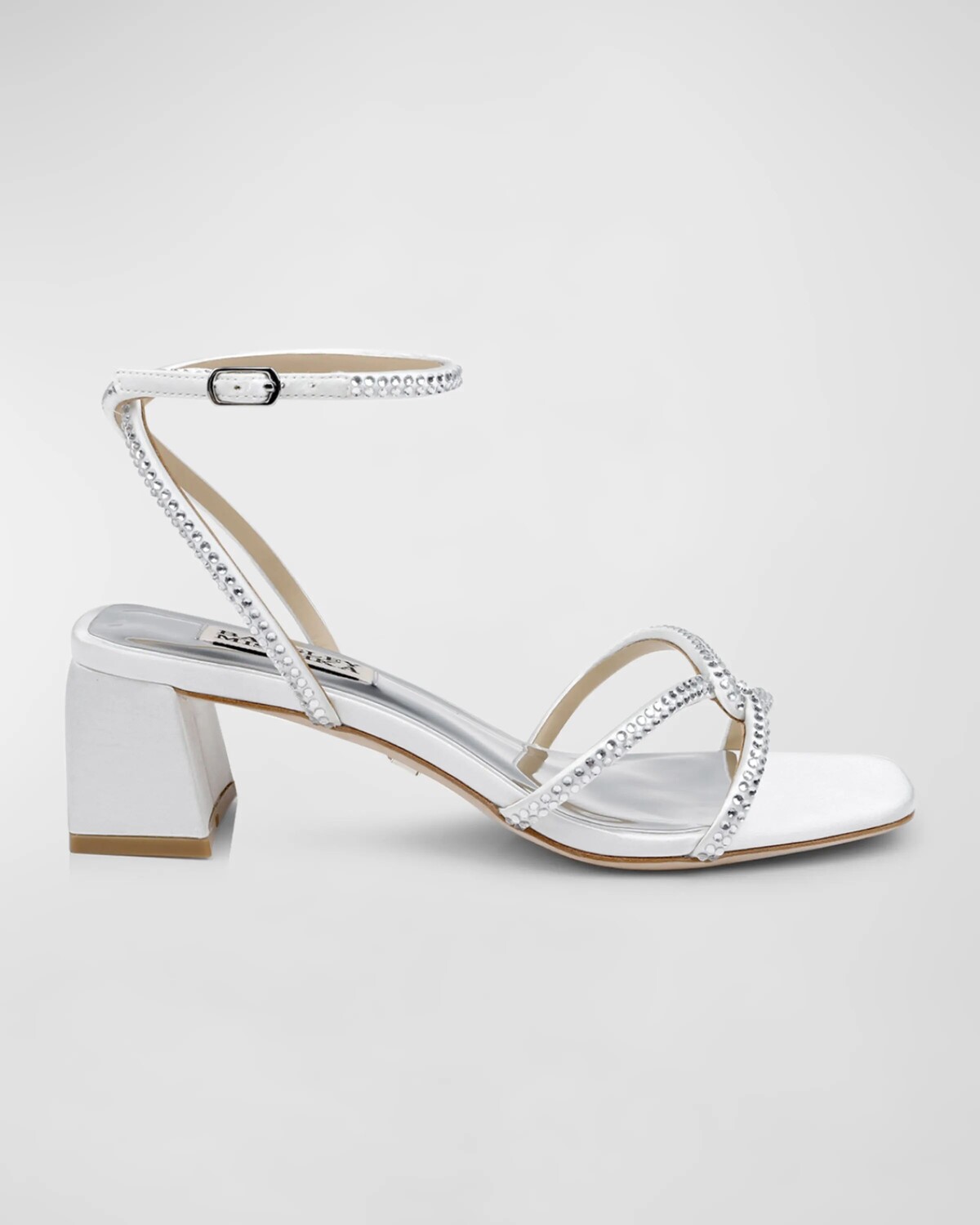 

Сандалии Brisa с ремешком на щиколотке со стразами Badgley Mischka, цвет Soft White