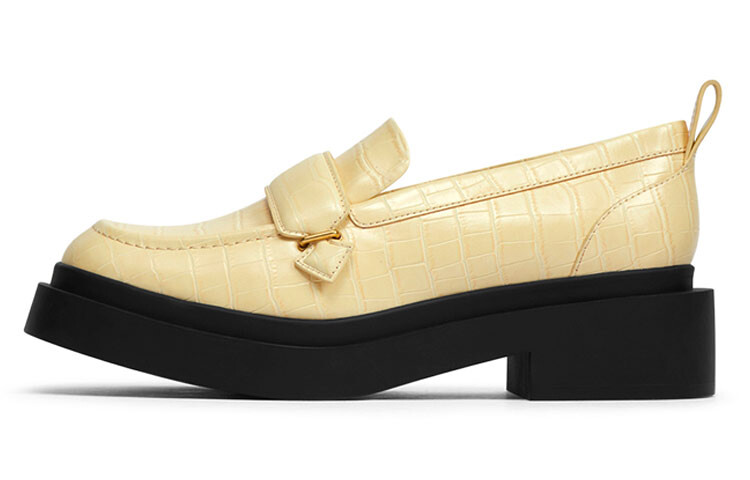 

Лоферы женские низкие желтые Charles&Keith