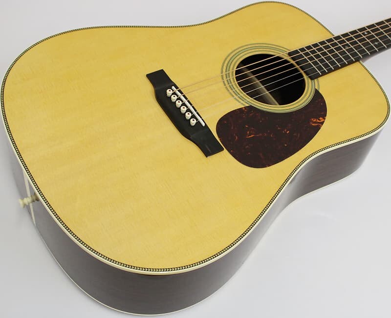 

Акустическая гитара Martin HD-28 Standard Dreadnought, состаренный тонер