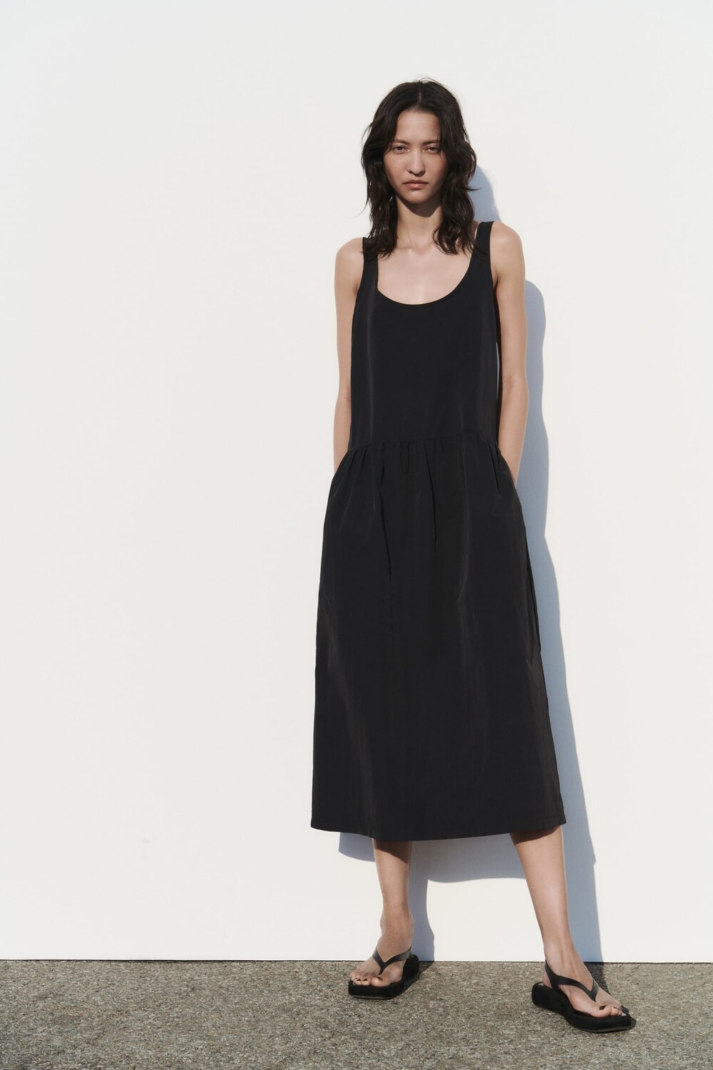 

Объемное платье из нейлона ZARA, черный