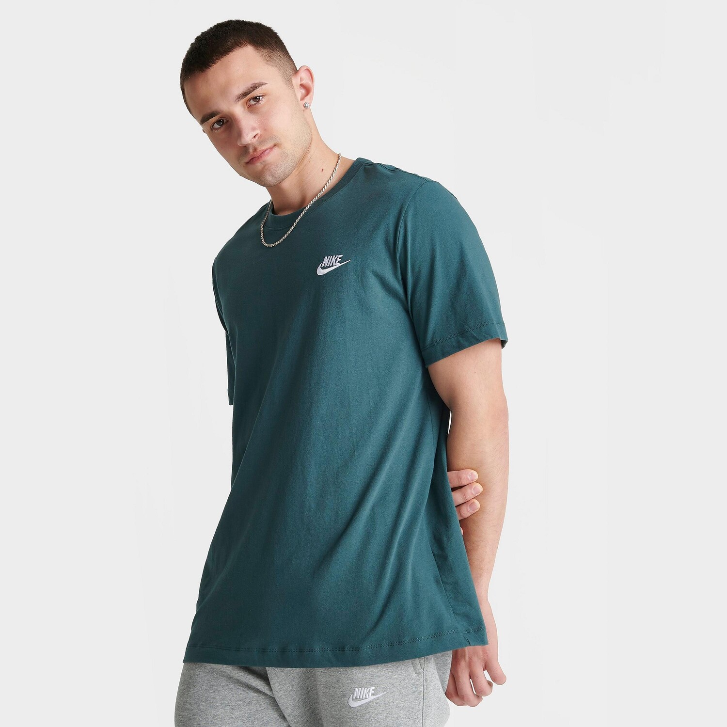 

Футболка Nike Sportswear, зеленый