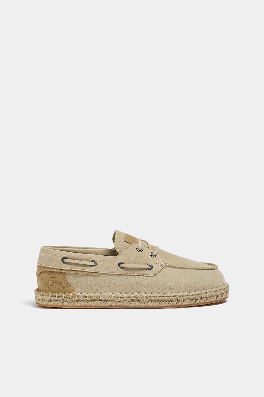 

Контрастные кожаные туфли-лодочки Pull&Bear, экрю