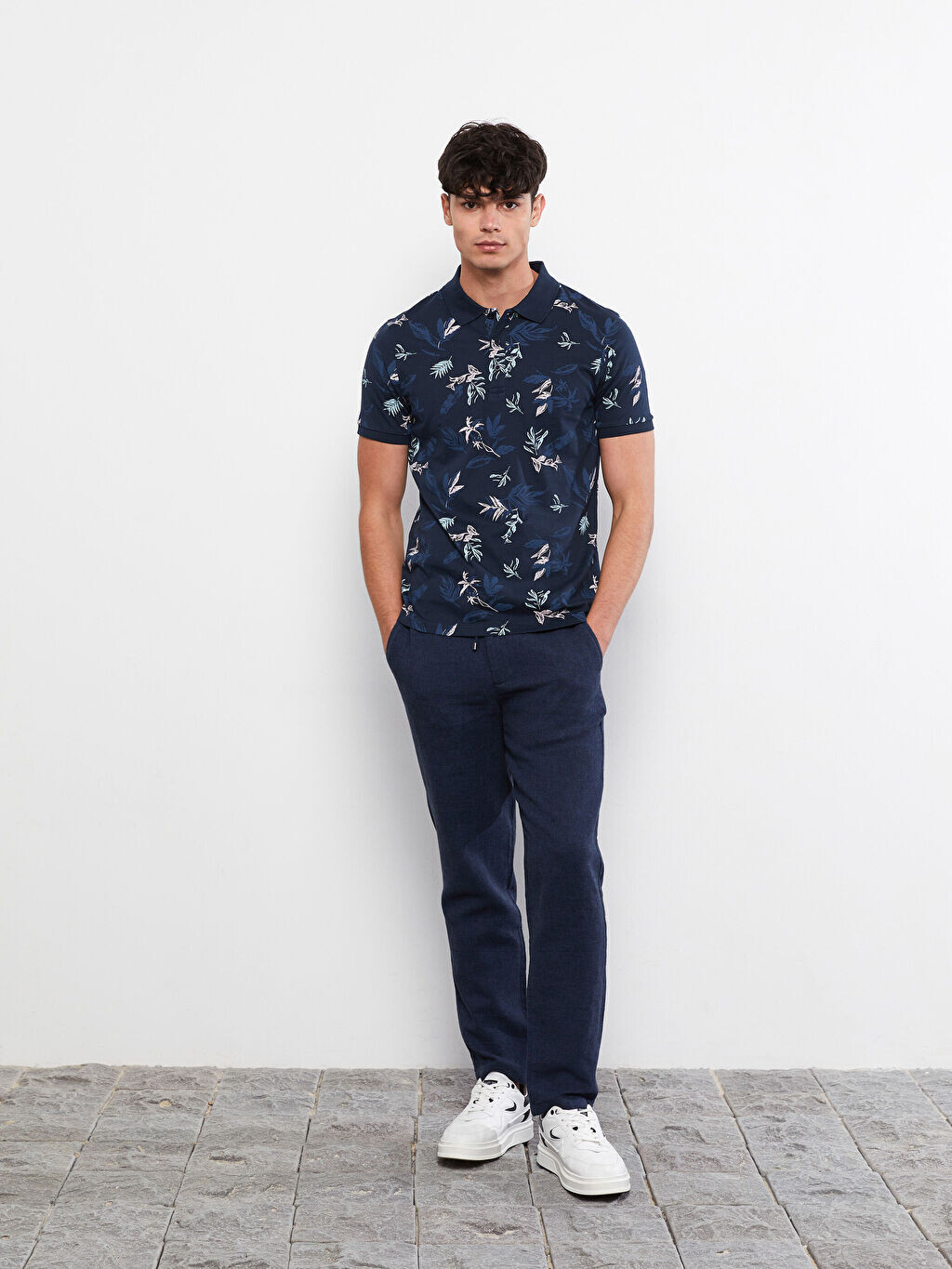 

Мужская футболка из чесаного хлопка с вырезом поло и коротким рукавом LCW Casual, Черный