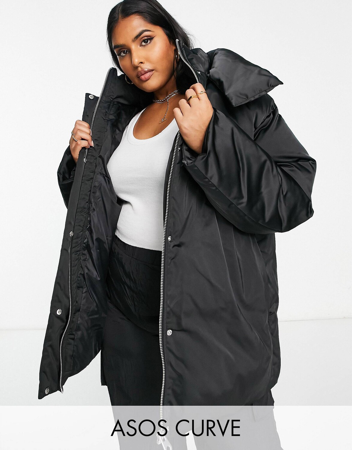 

Черная дутая атласная куртка ASOS DESIGN Curve, Черный