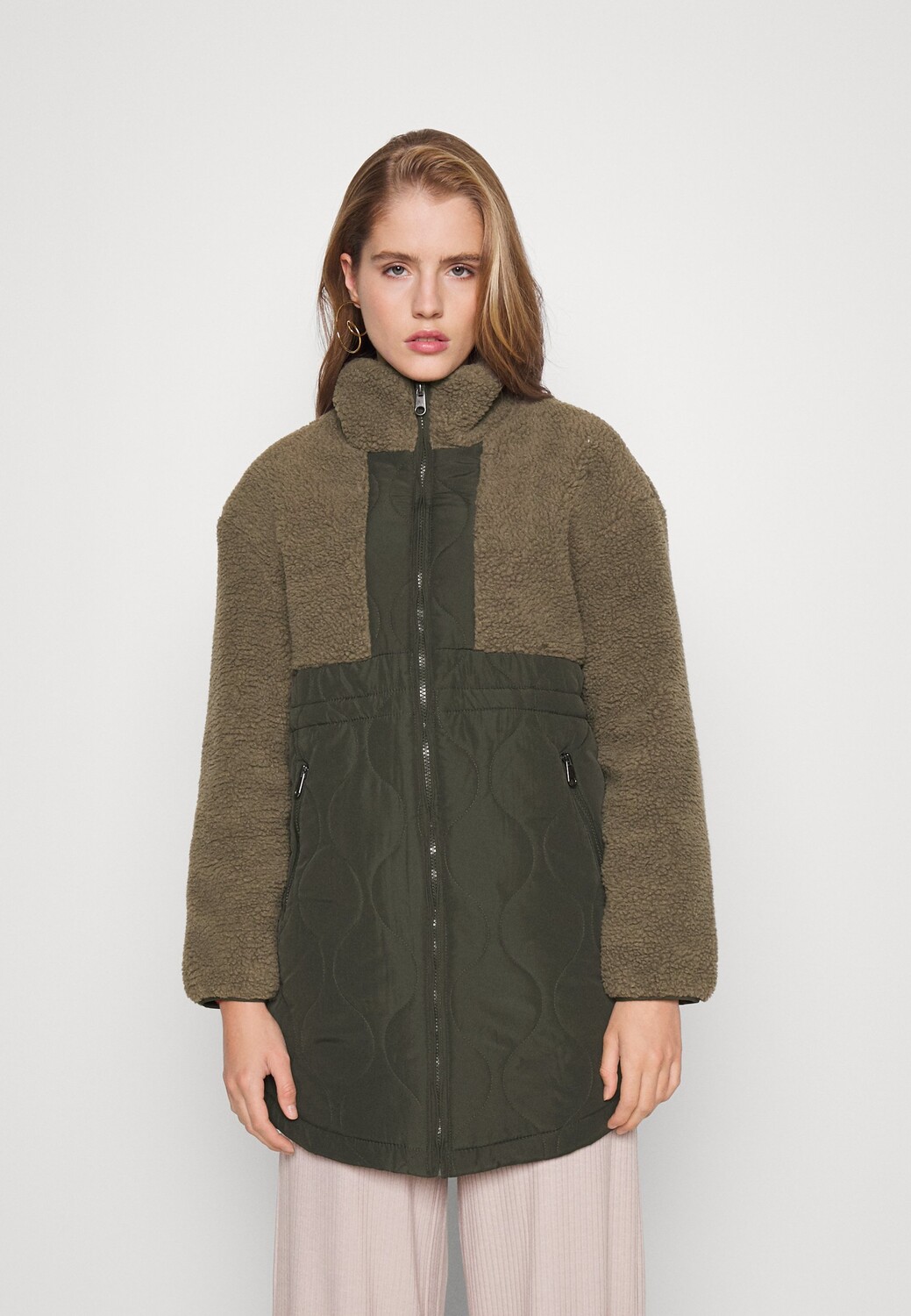 

Пальто классическое Vero Moda Petite, темно-зеленый