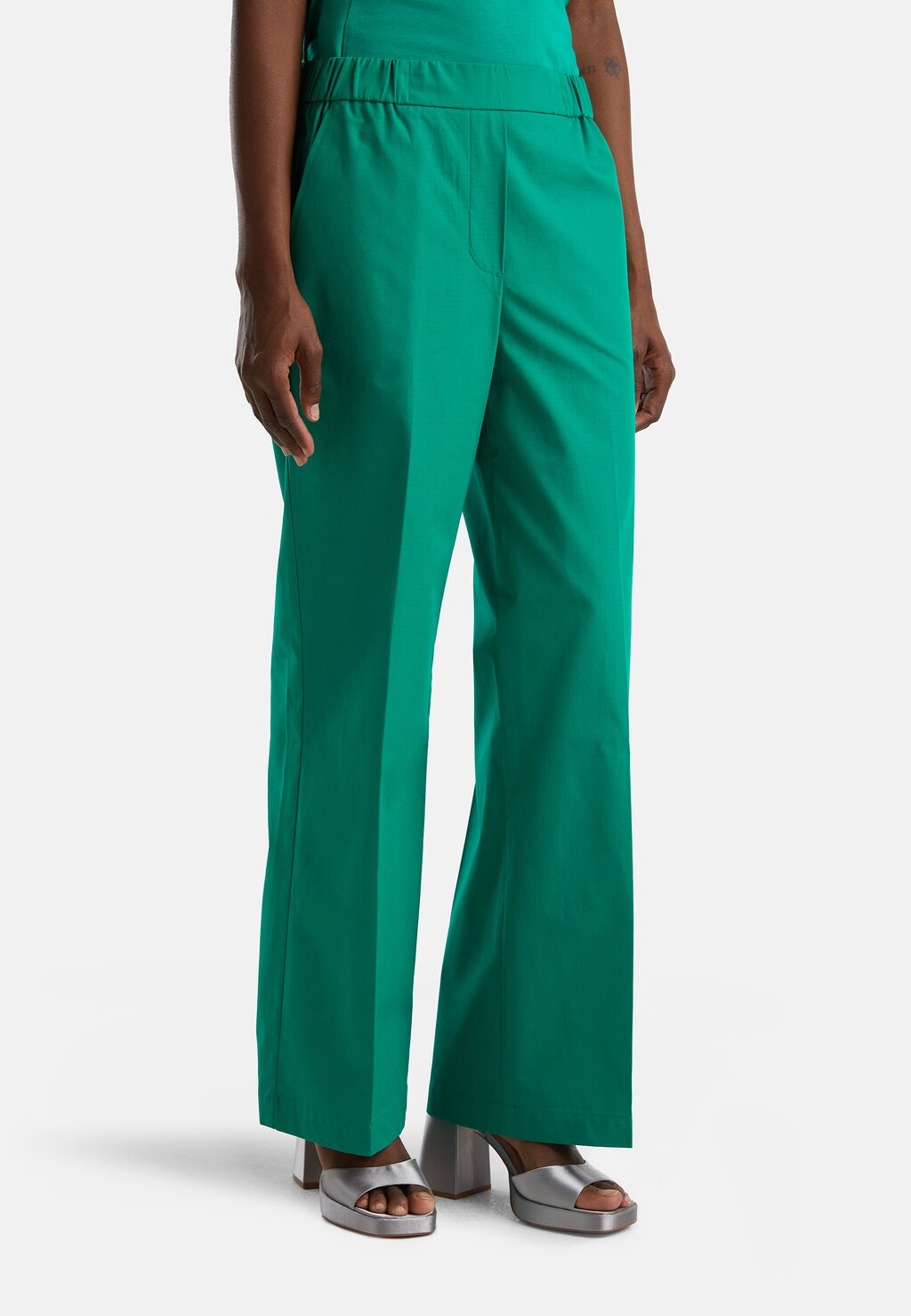 

Брюки United Colors of Benetton, зеленый