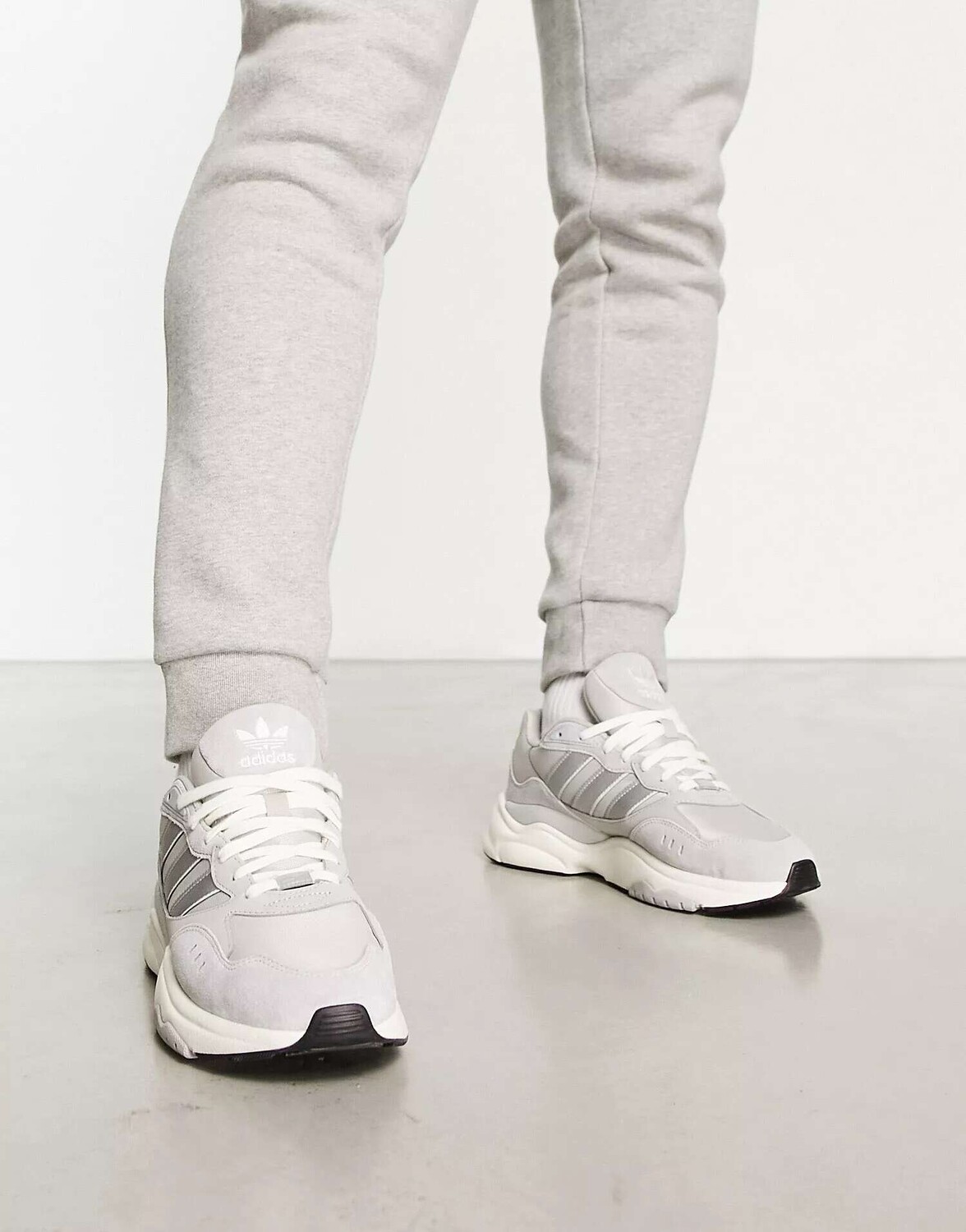 

Серые кроссовки adidas Originals Retropy F90