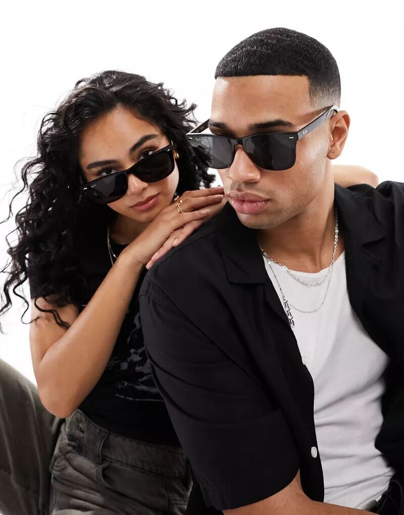 

Квадратные солнцезащитные очки Ray-Ban черного цвета