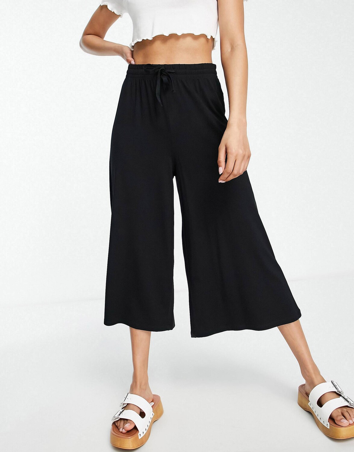 

Черные укороченные брюки с кулиской ASOS DESIGN Petite, Черный