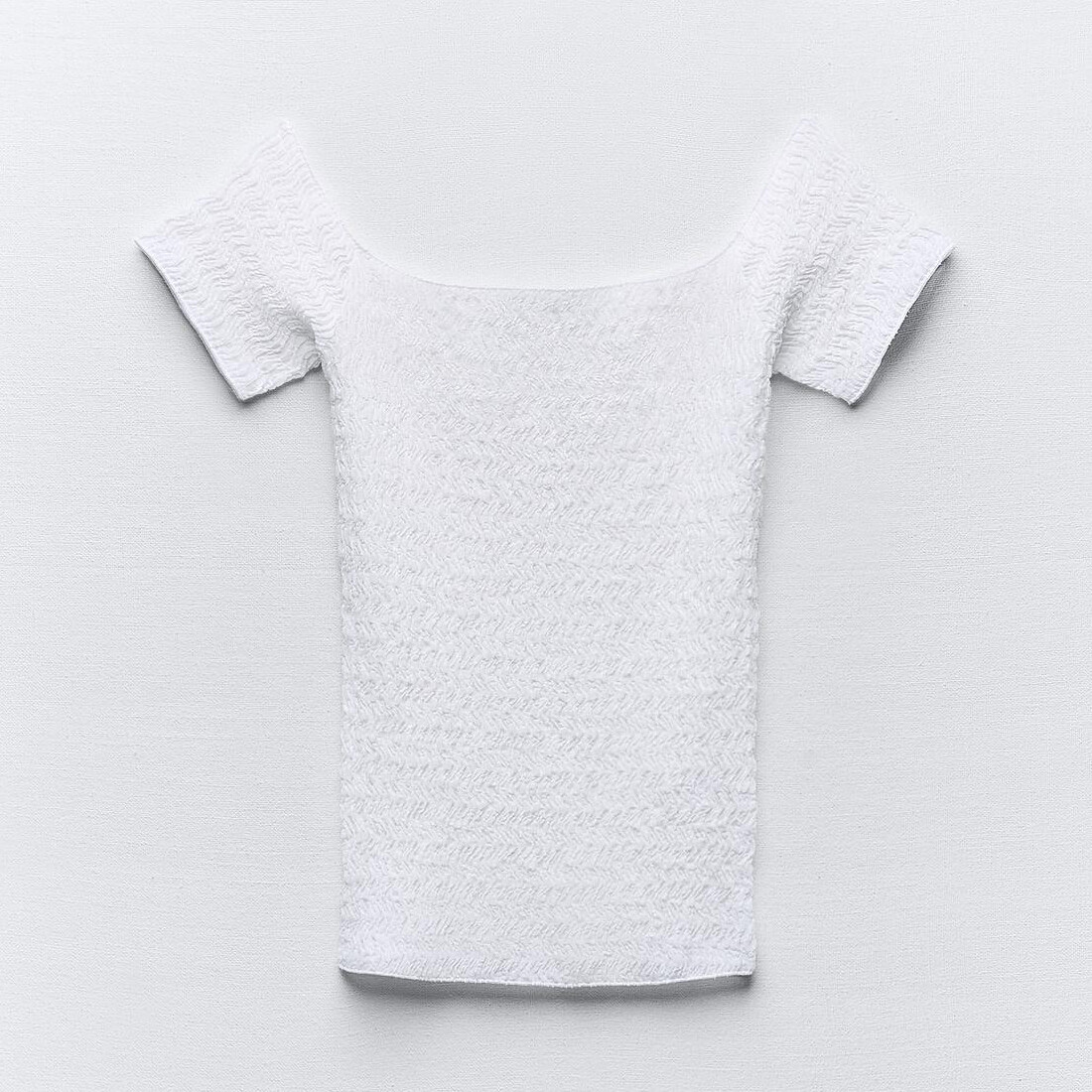

Футболка Zara Voluminous Texture, белый