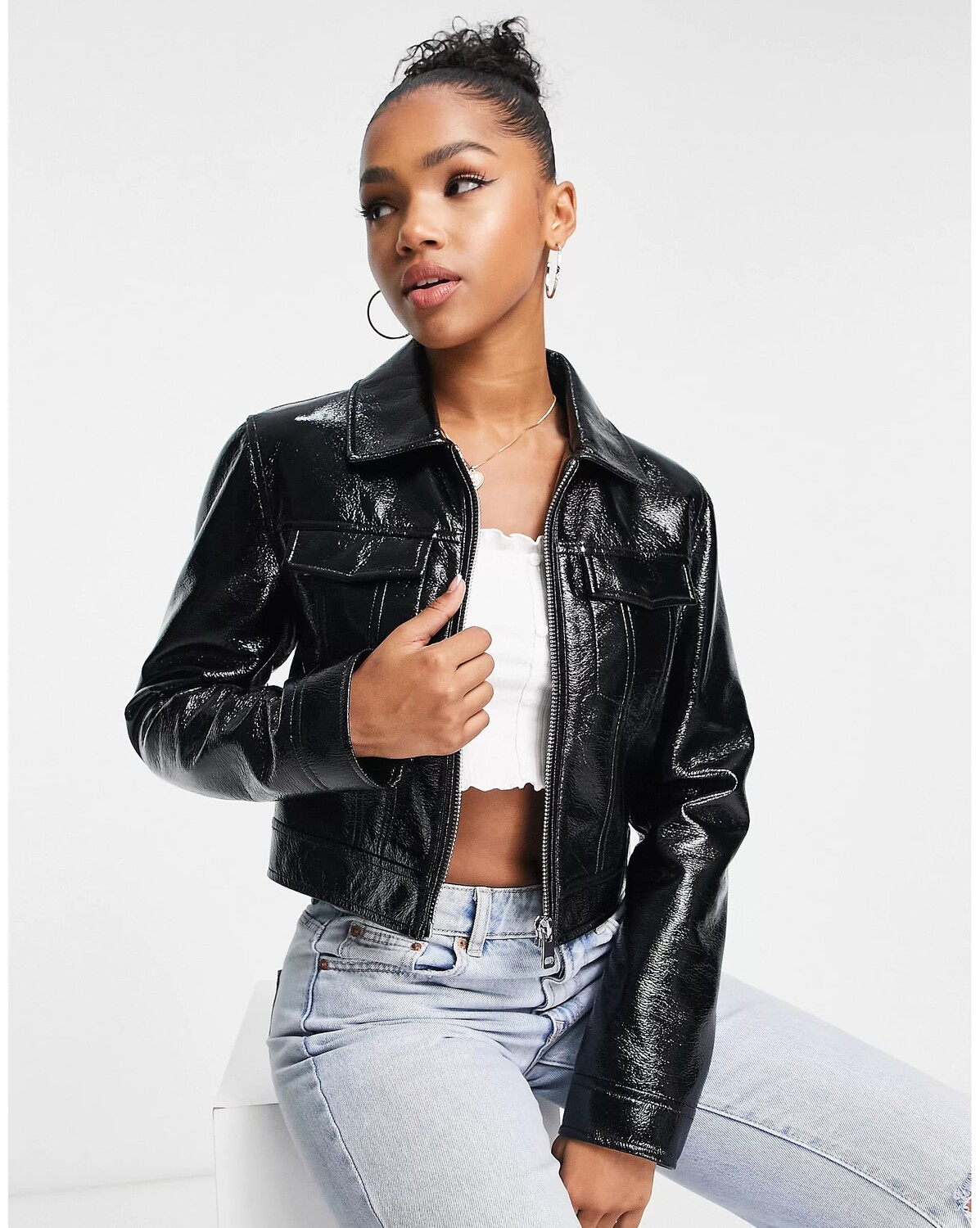 

Куртка Stradivarius Vinyl Crackled Faux Leather Jacket, черный