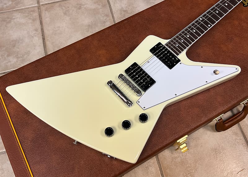 цена Электрогитара Gibson '70s Explorer Classic White 2022 '70s Explorer Electric Guitar Classic White