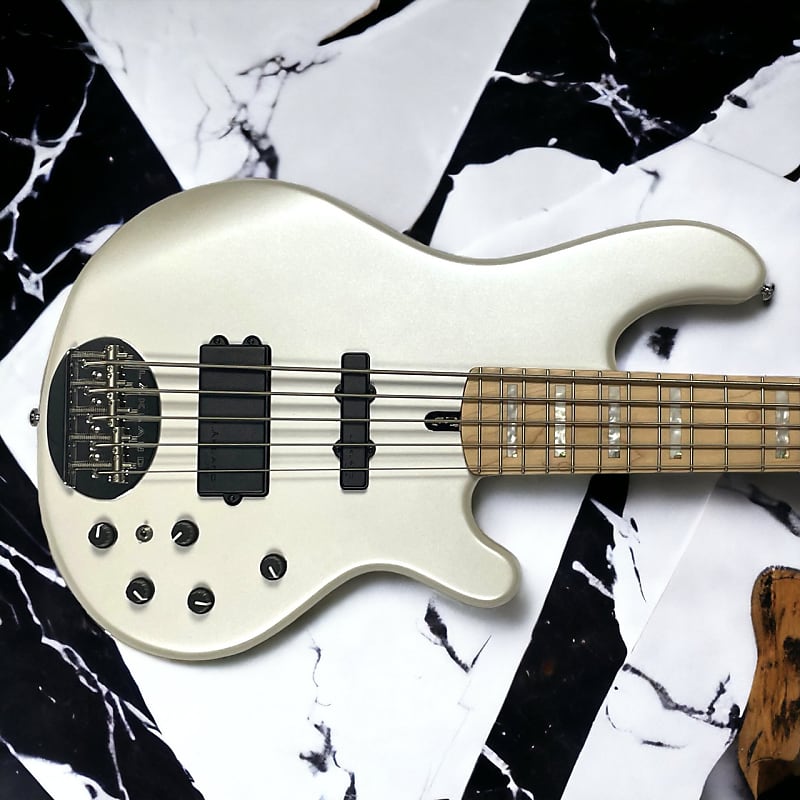 Басс гитара Lakland Skyline 55-02 Custom, Pearl White / Maple