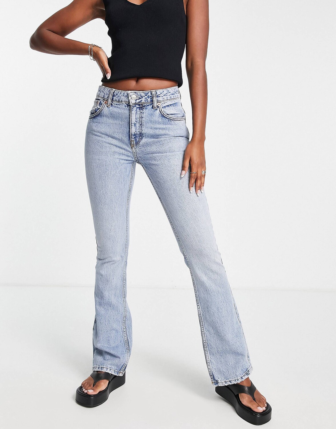 

Голубые расклешенные джинсы ASOS DESIGN