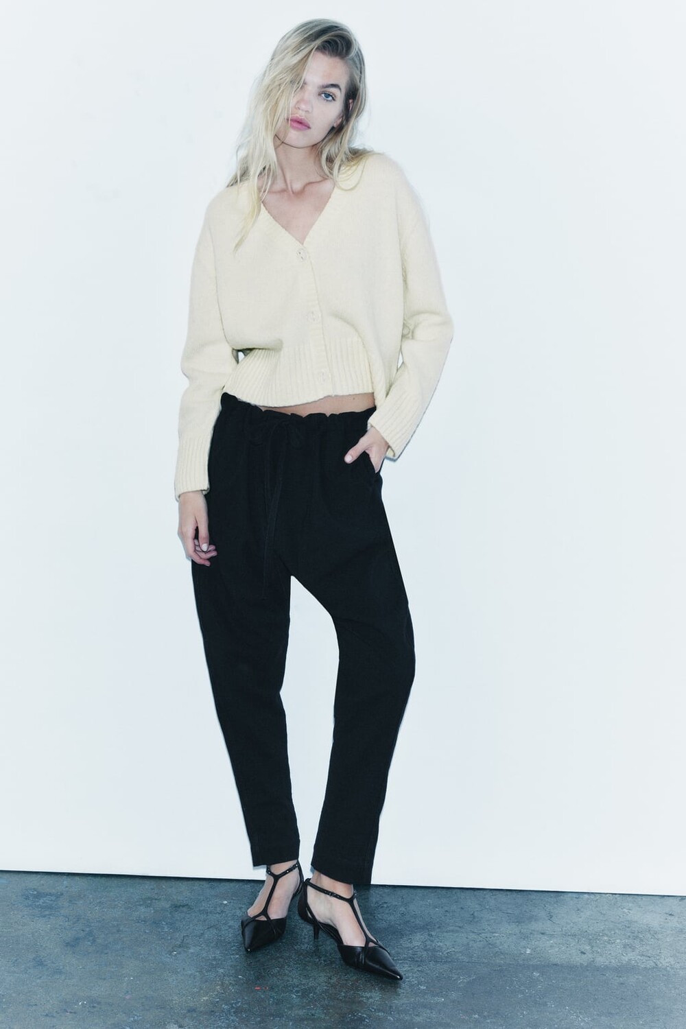 

Кардиган из смесовой шерсти с v-образным вырезом ZARA, экру